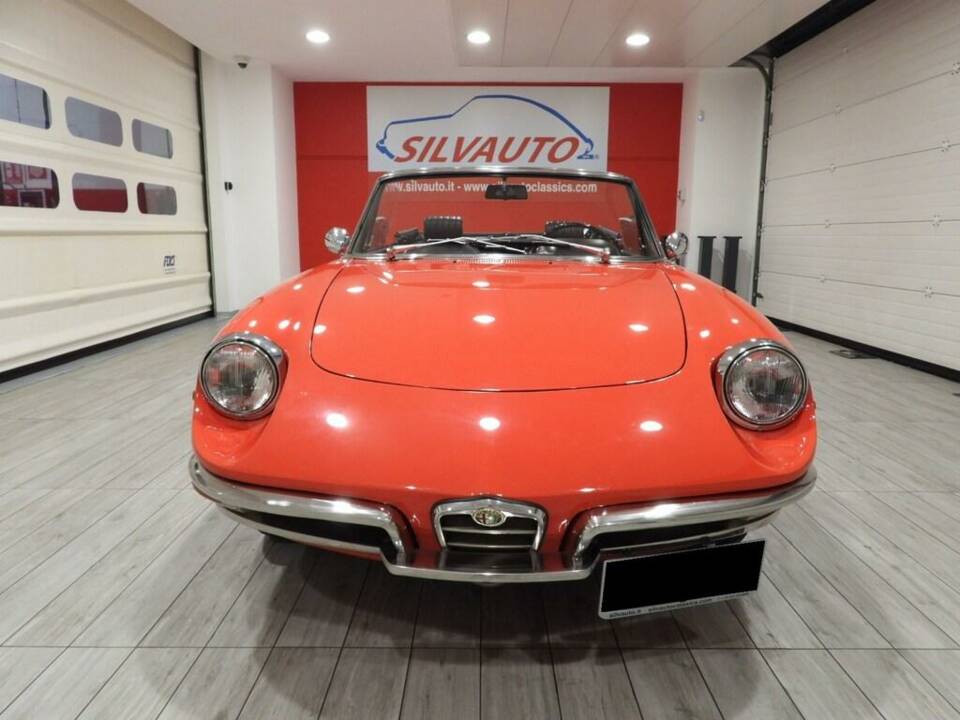 Image 2/15 of Alfa Romeo 1750 Spider Veloce (1969)