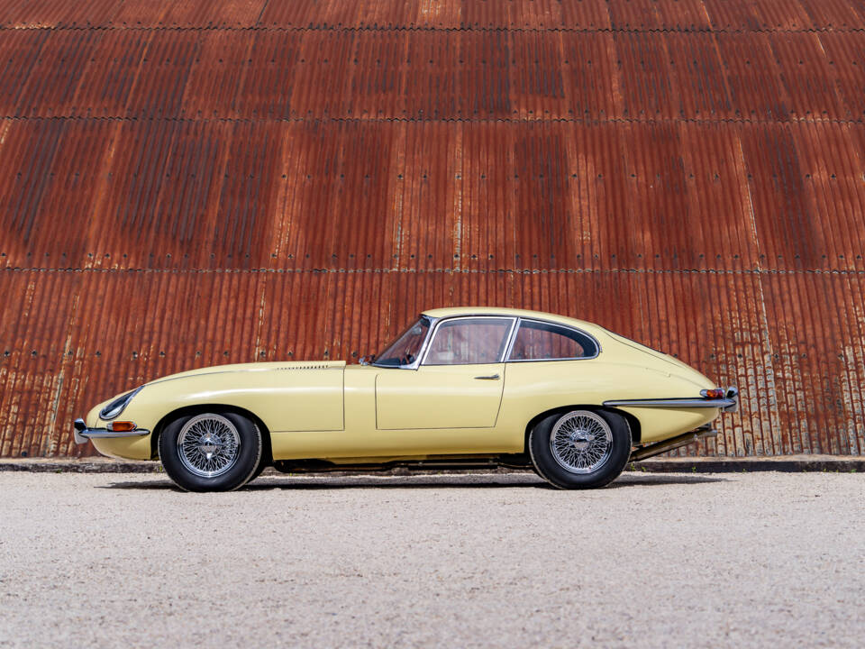 Image 2/38 of Jaguar Type E 3.8 (1963)