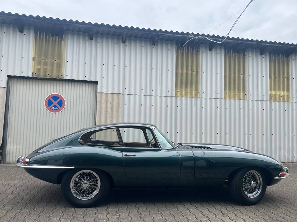 Image 4/39 de Jaguar Type E 4.2 (1966)