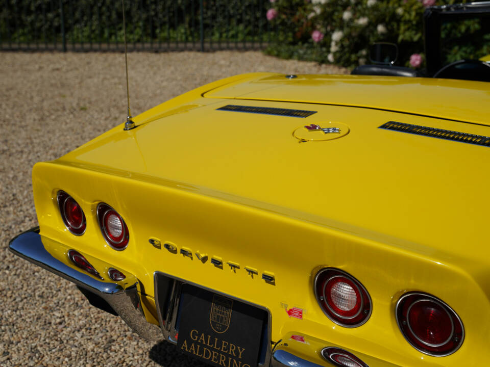 Image 11/50 of Chevrolet Corvette Stingray (1972)