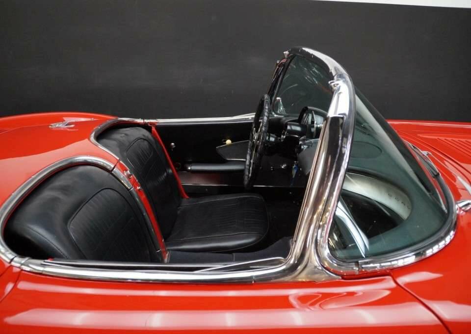 Image 19/50 of Chevrolet Corvette (1958)