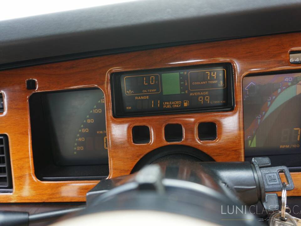 Afbeelding 31/45 van Chevrolet Corvette Convertible (1988)