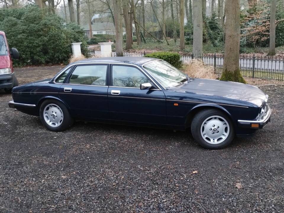 Image 3/8 of Jaguar XJ 6 4.0 (1994)