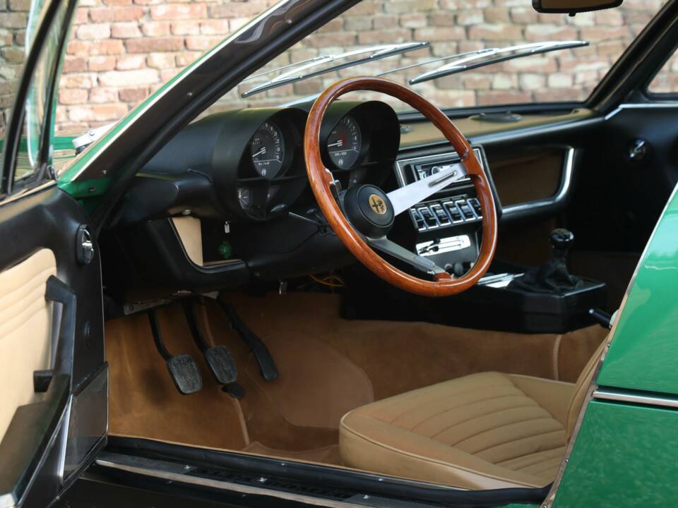 Image 3/50 of Alfa Romeo Montreal (1973)