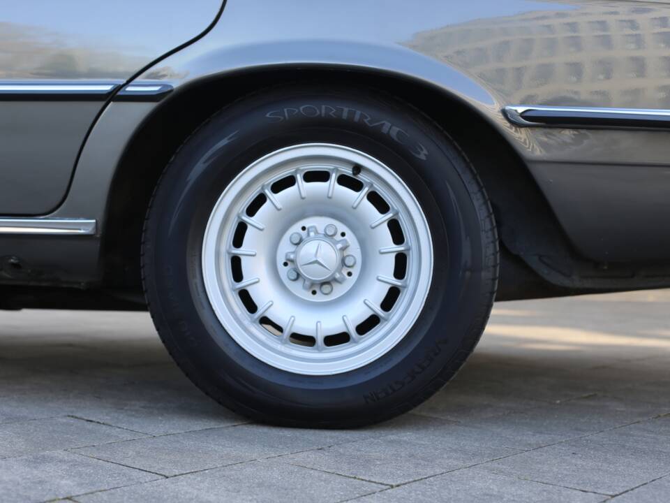 Afbeelding 25/46 van Mercedes-Benz 450 SEL 6,9 (1977)