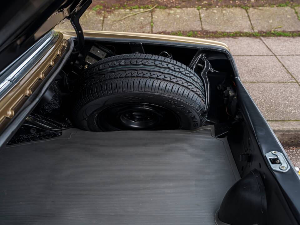 Image 30/34 of Mercedes-Benz 300 SEL 6.3 (1969)