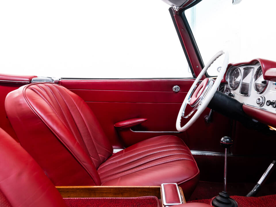 Image 17/29 de Mercedes-Benz 230 SL (1964)