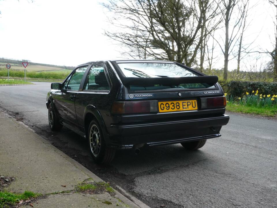 Image 4/18 of Volkswagen Scirocco II GT (1990)