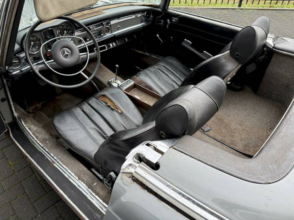 Image 13/36 of Mercedes-Benz 280 SL (1970)
