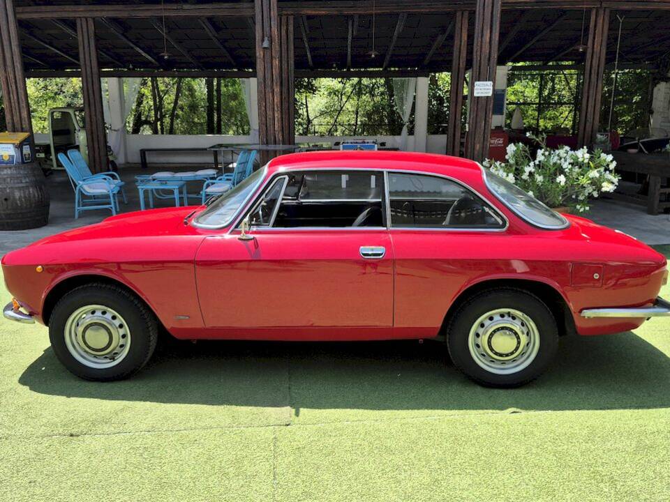 Afbeelding 26/63 van Alfa Romeo Giulia GT 1300 Junior (1971)