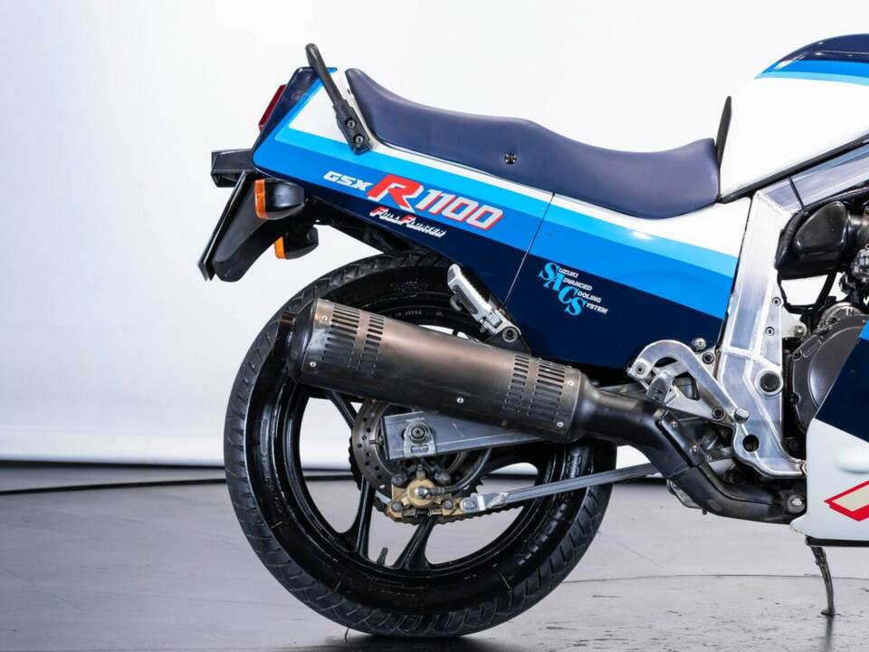 Bild 32/50 von Suzuki GSX-R 1100 (1986)