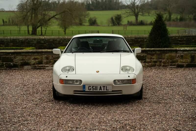 Image 11/50 of Porsche 928 S4 (1990)