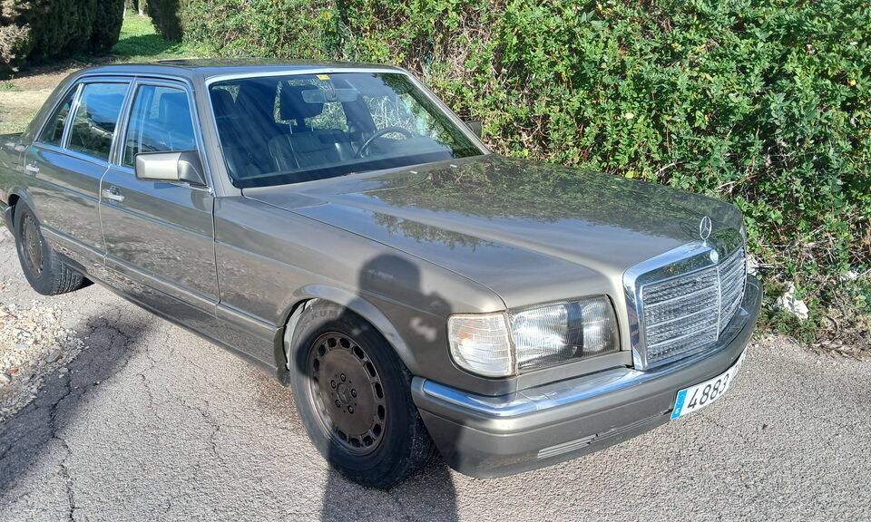 Immagine 3/8 di Mercedes-Benz 560 SEL (1988)