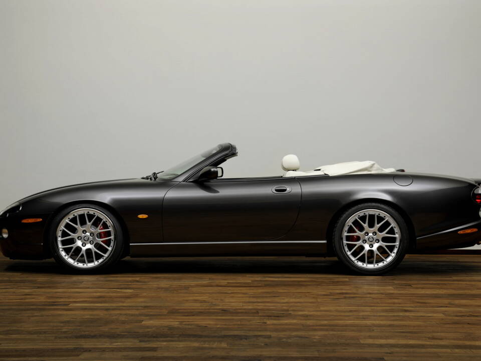 Bild 2/15 von Jaguar XKR (2005)