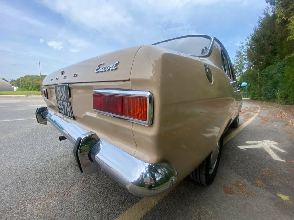 Afbeelding 13/98 van Ford Escort 940 DeLuxe (1970)