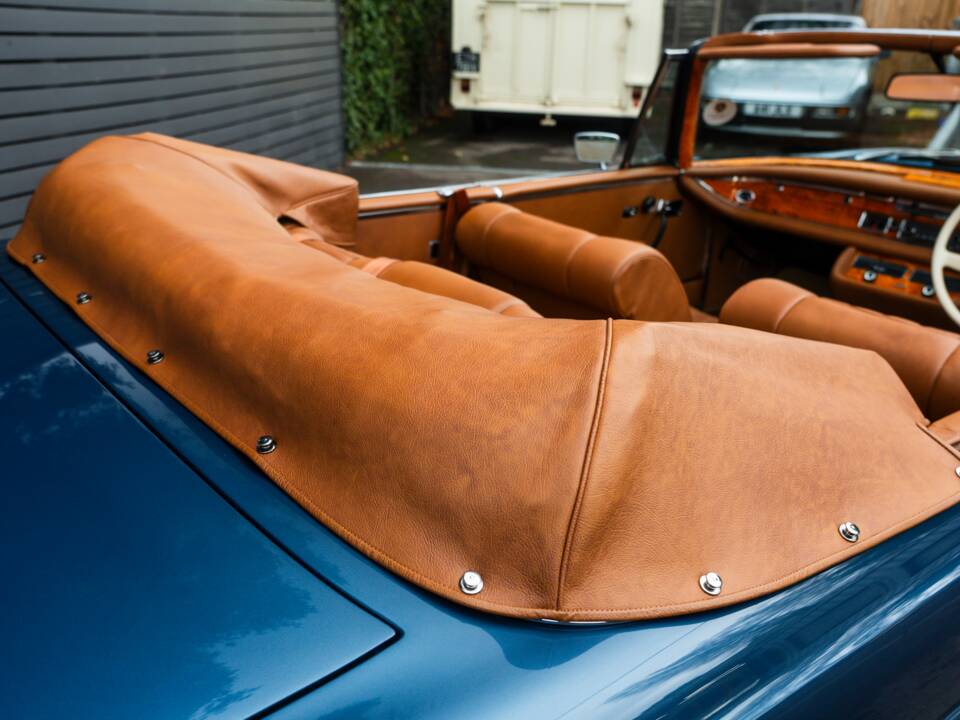 Image 44/57 de Mercedes-Benz 280 SE 3,5 (1971)