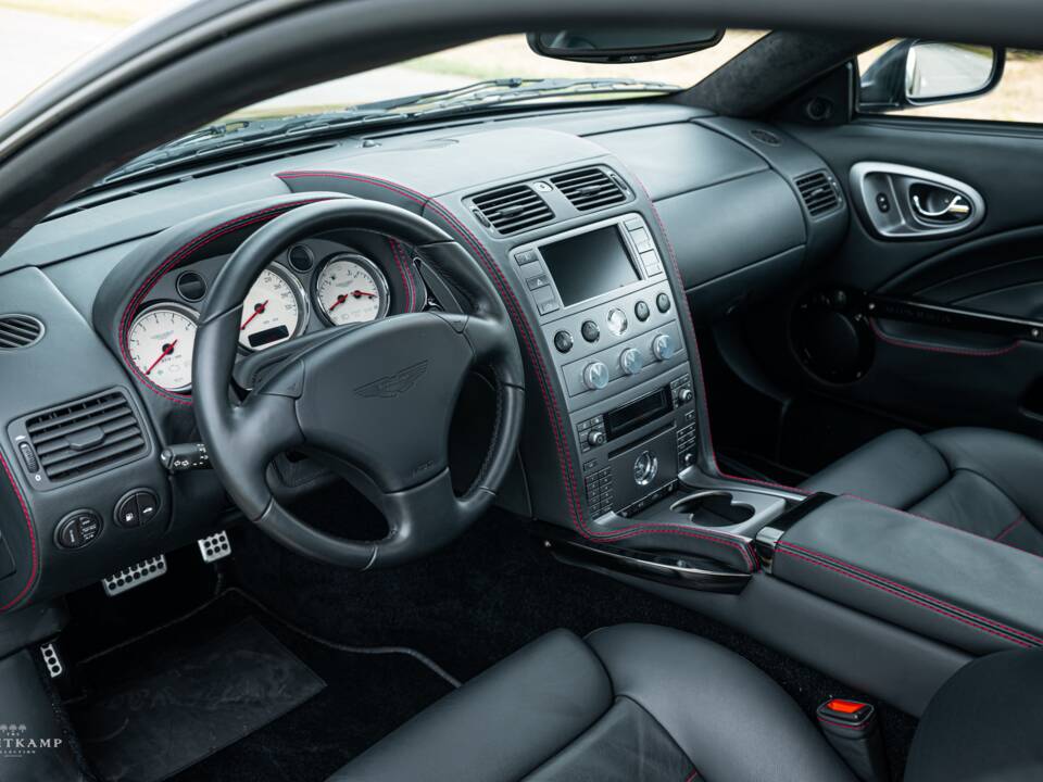 Image 15/23 de Aston Martin V12 Vanquish S Ultimate Edition (2007)