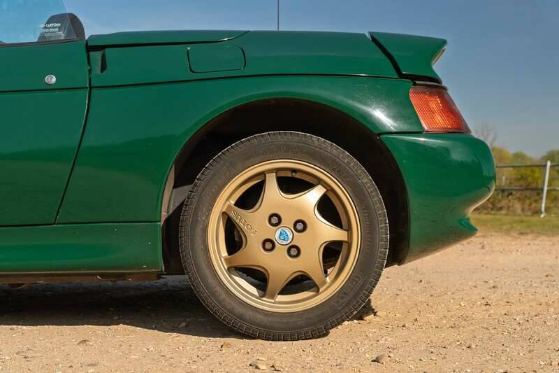 Image 7/50 of Lotus Elan (1991)