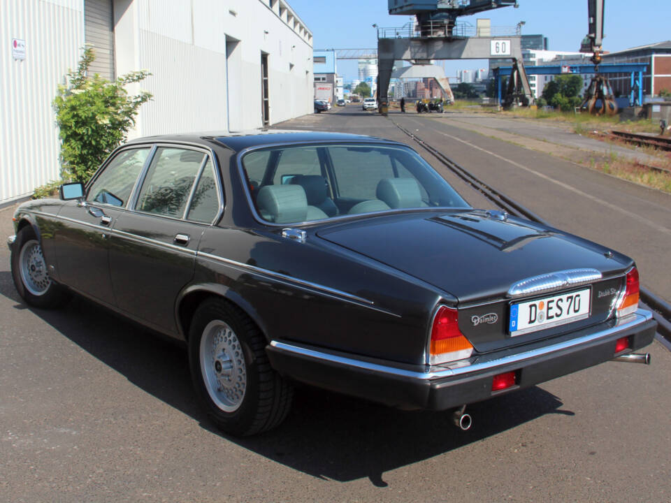 Bild 5/7 von Daimler Double Six (1992)