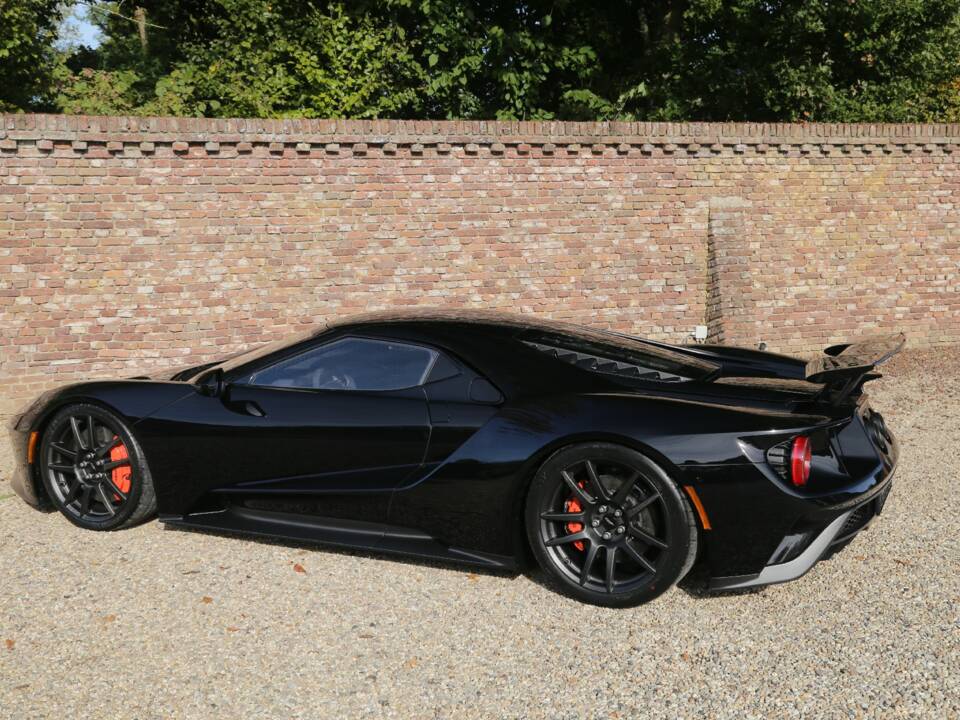 Image 37/50 of Ford GT Carbon Series (2021)