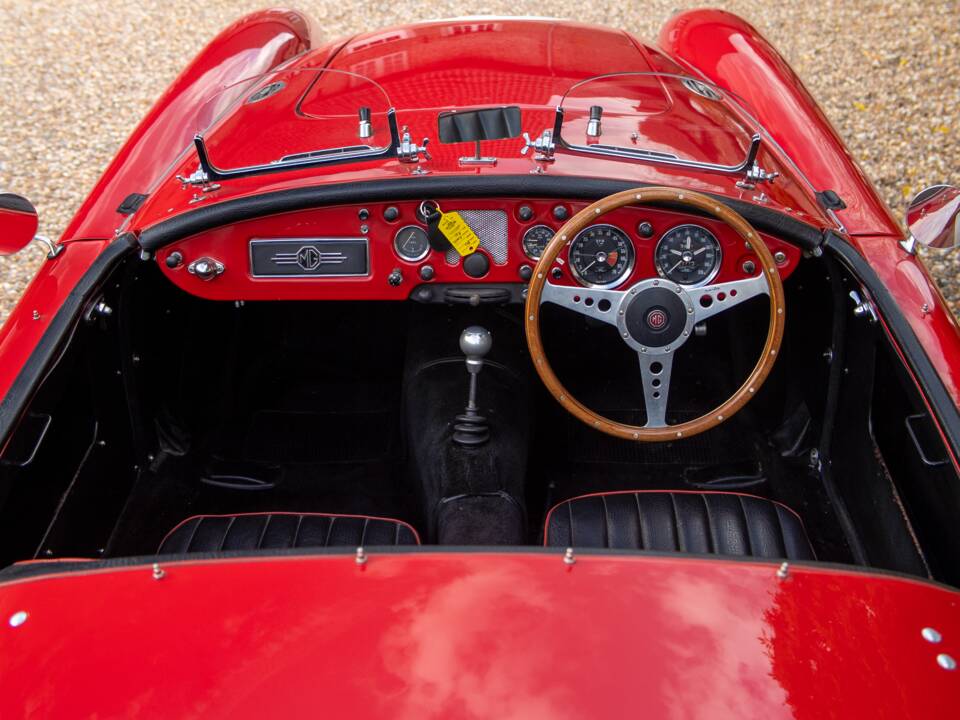 Image 6/10 of MG MGA 1600 (1960)