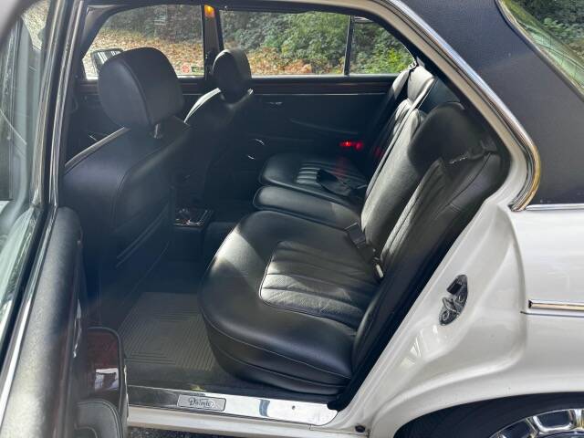 Bild 8/10 von Jaguar XJ 12 (1989)