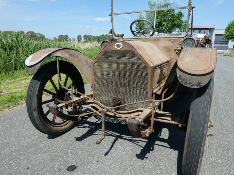 Image 39/66 of Regal Model T Underslung (1913)