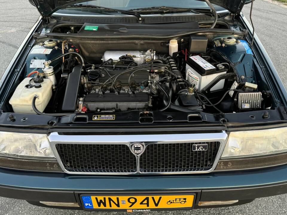 Image 40/74 of Lancia Thema I.E. (1991)