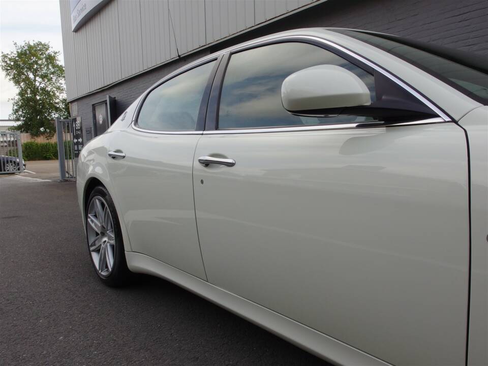 Image 25/99 de Maserati Quattroporte 4.2 (2010)