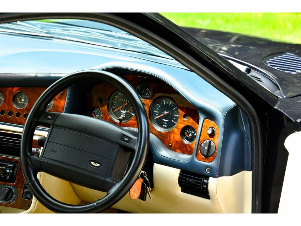 Bild 13/30 von Aston Martin V8 Vantage V550 (1994)