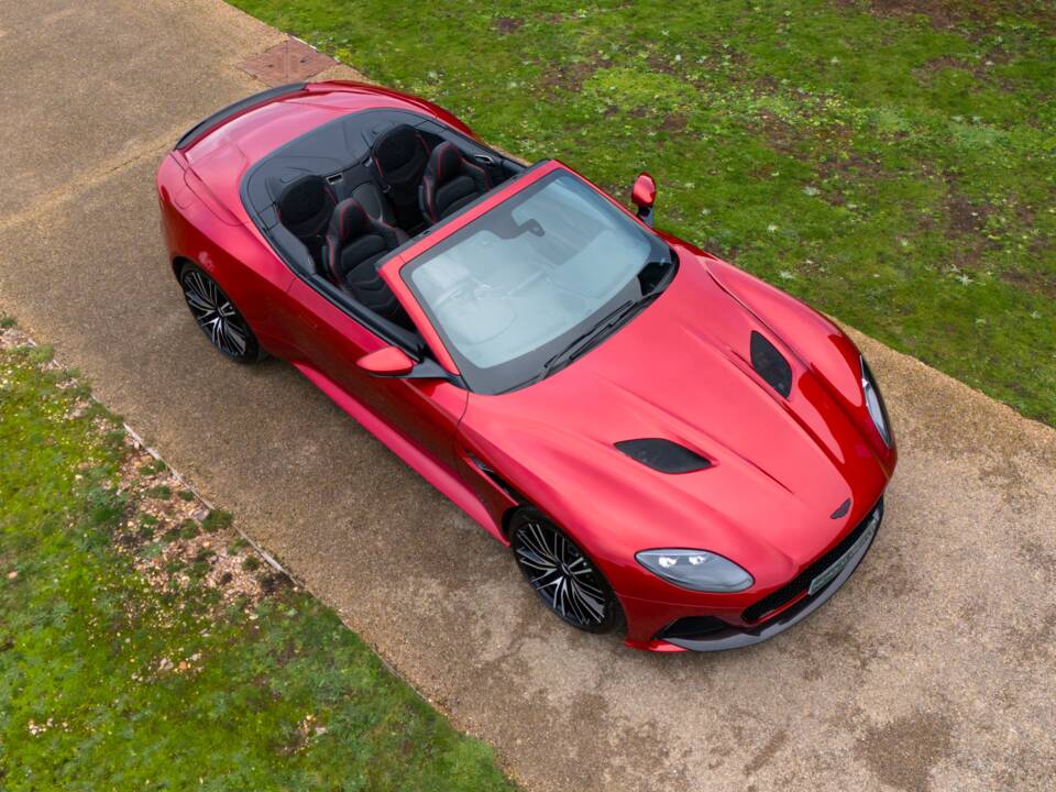 Immagine 16/84 di Aston Martin DBS 770 Ultimate Volante (2023)