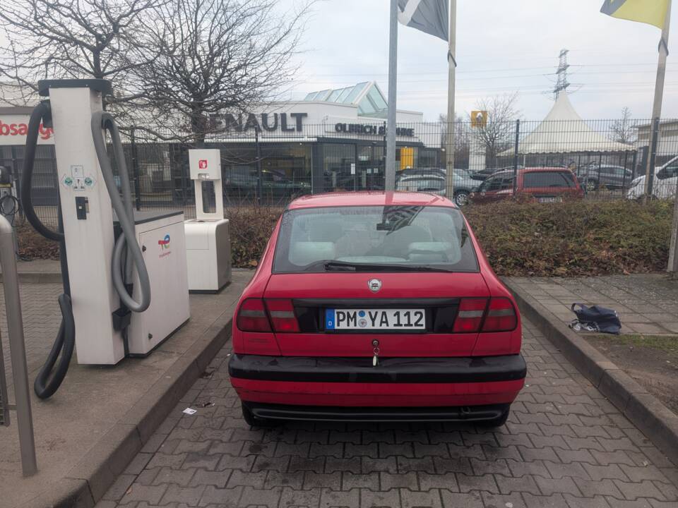 Bild 20/23 von Lancia Delta 1.6 HF (1990)