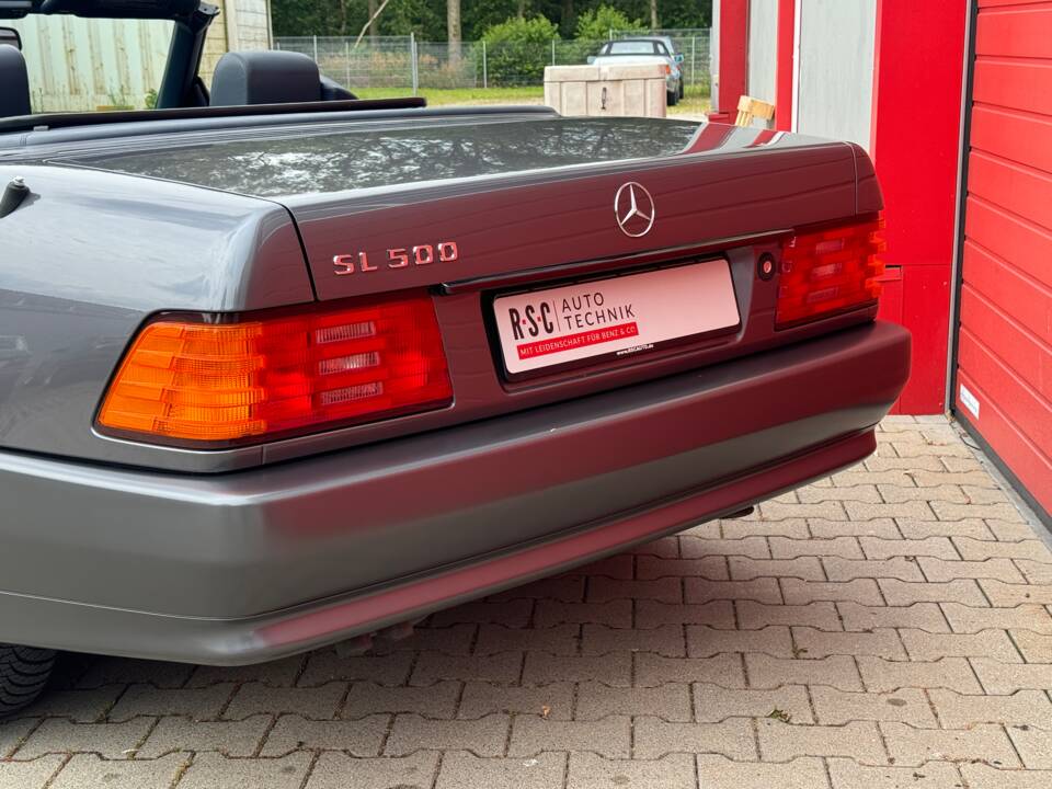 Image 10/56 de Mercedes-Benz SL 500 (1995)