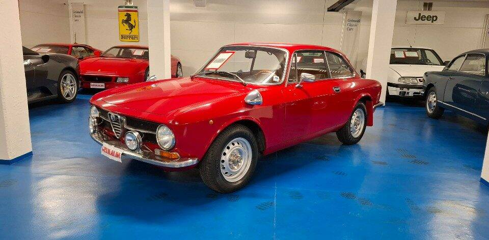 Image 1/32 of Alfa Romeo Giulia GT 1300 Junior (1974)