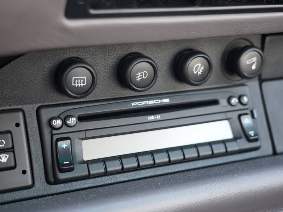 Image 8/15 of Porsche 911 Carrera 4S (1995)