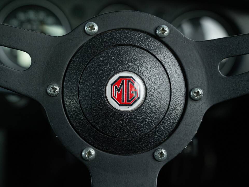 Bild 50/50 von MG MGB GT (1978)