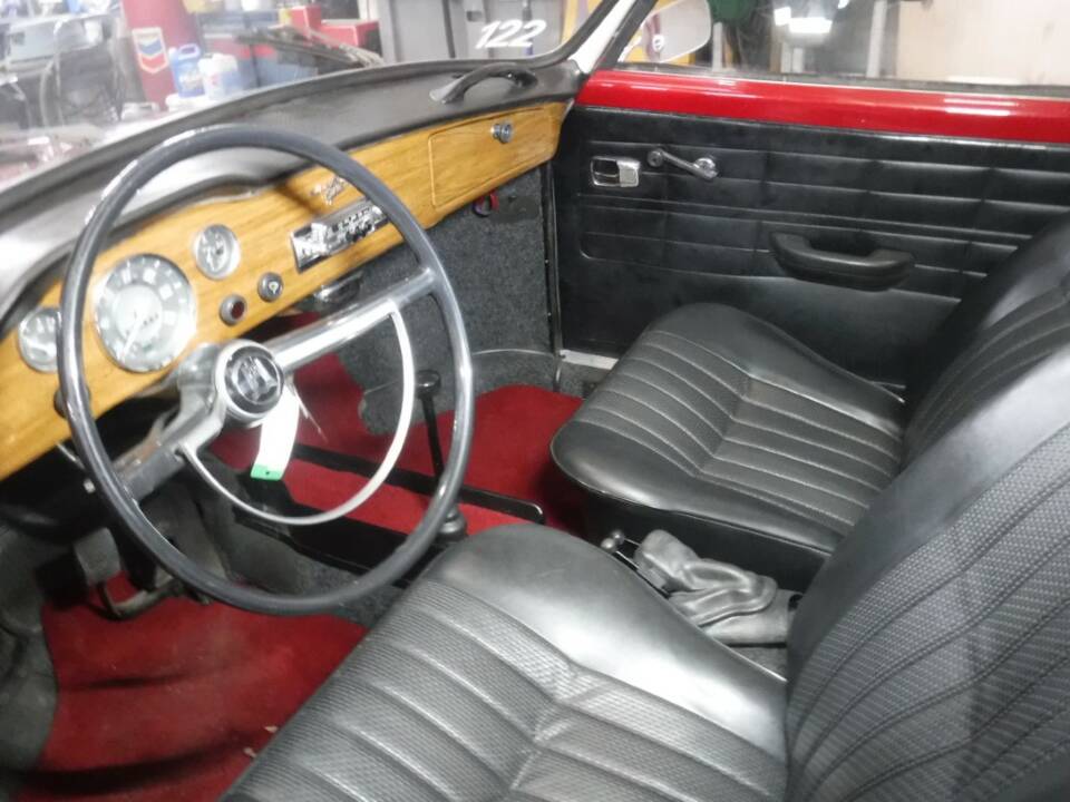 Immagine 8/50 di Volkswagen Karmann Ghia (1969)