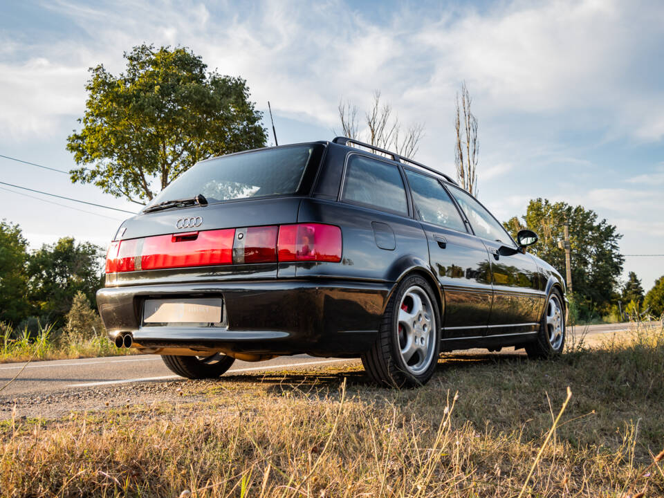 Image 48/50 of Audi RS2 Avant (1994)