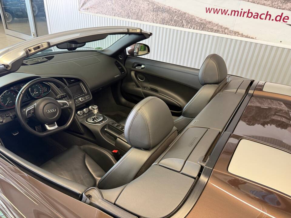 Afbeelding 13/20 van Audi R8 V10 Spyder (2012)