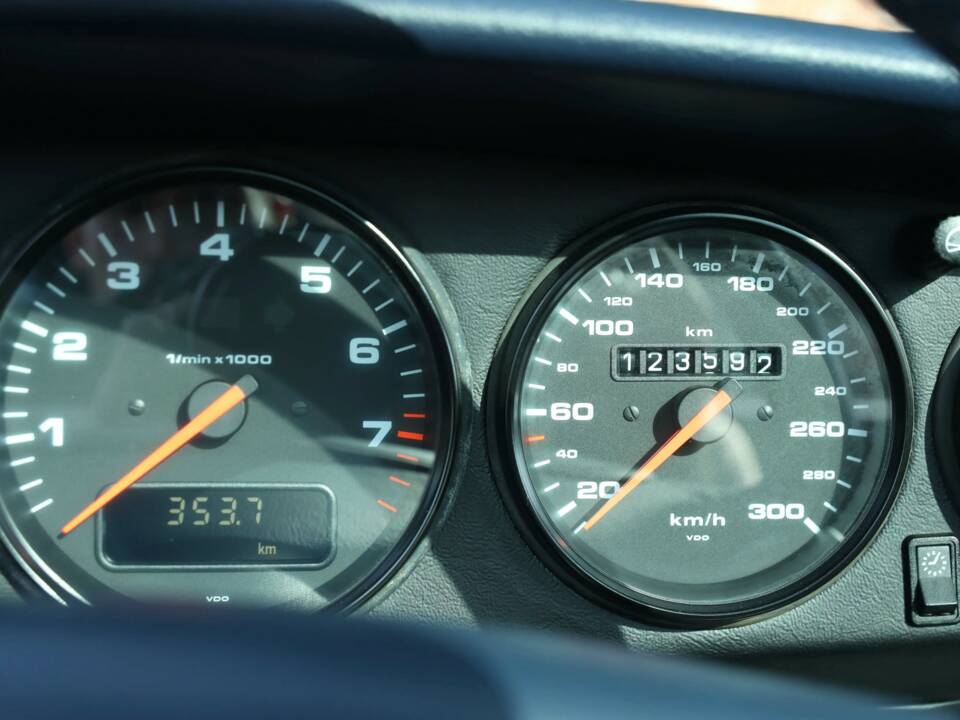 Imagen 9/50 de Porsche 911 Carrera (1996)