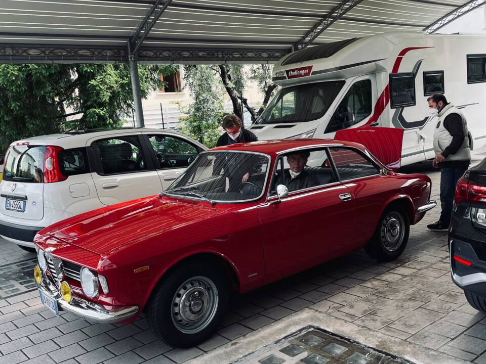 Afbeelding 16/53 van Alfa Romeo Giulia 1600 Sprint GT Veloce (1967)
