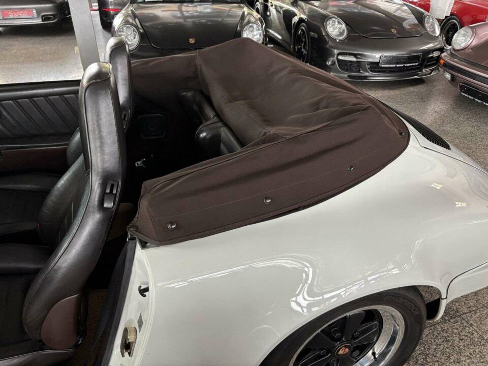 Bild 28/37 von Porsche 911 Carrera 3.2 (1985)