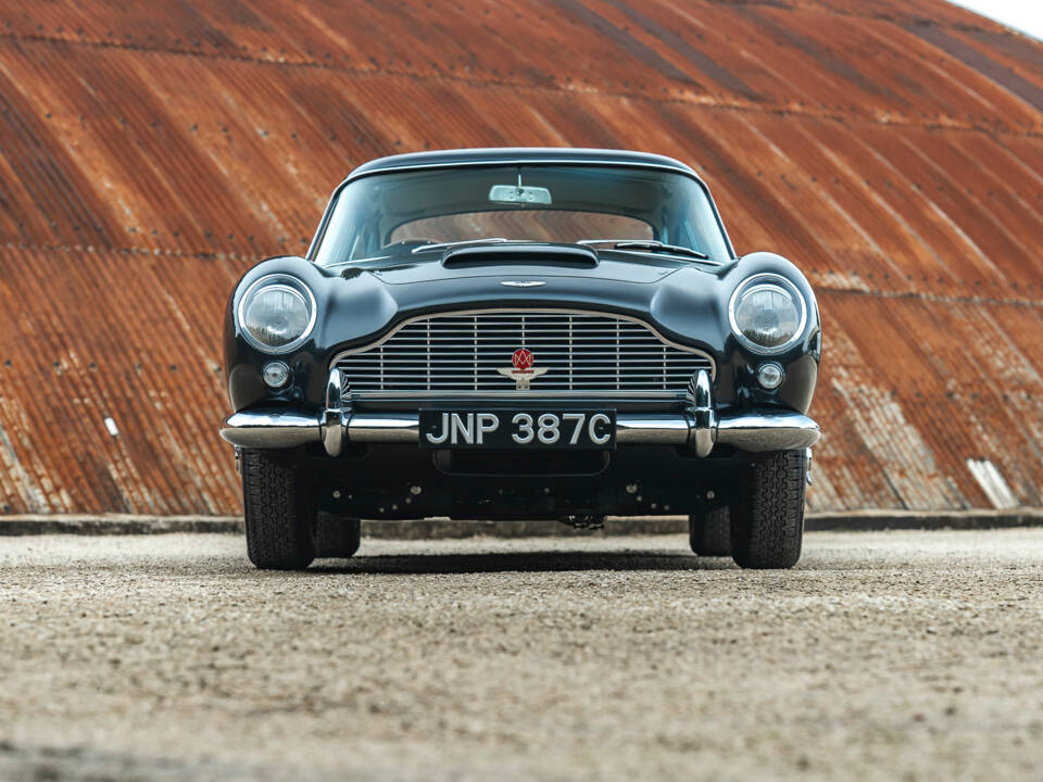 Image 15/25 of Aston Martin DB 5 (1964)