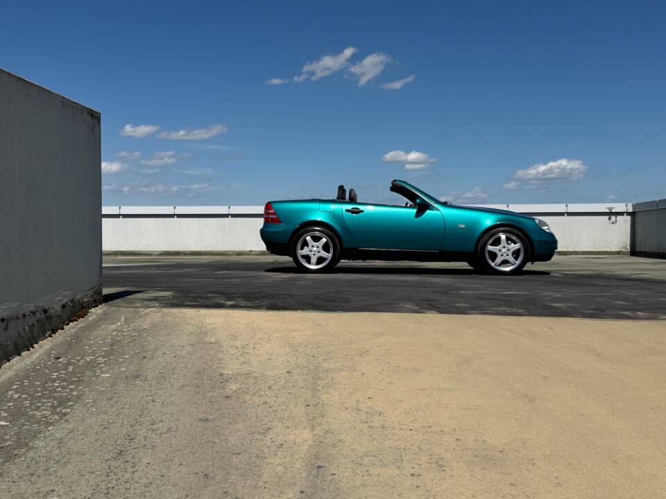 Image 6/17 de Mercedes-Benz SLK 230 Kompressor (1997)