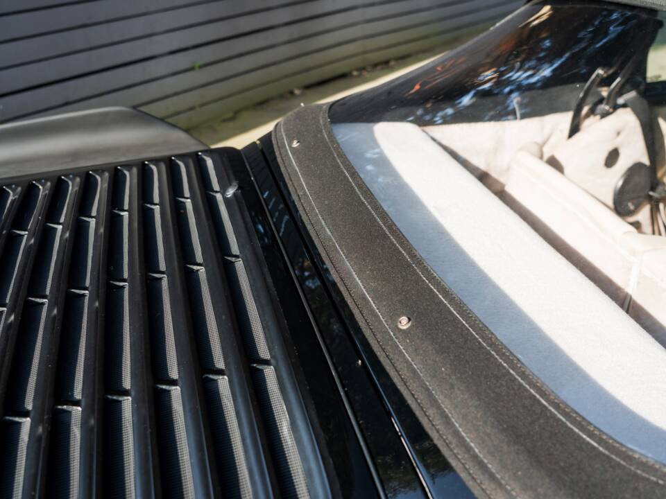 Imagen 55/60 de Porsche 911 Carrera 3.2 (WTL) (1988)