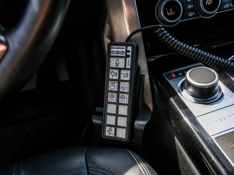 Immagine 26/30 di Land Rover Range Rover Autobiography SDV8 (2016)
