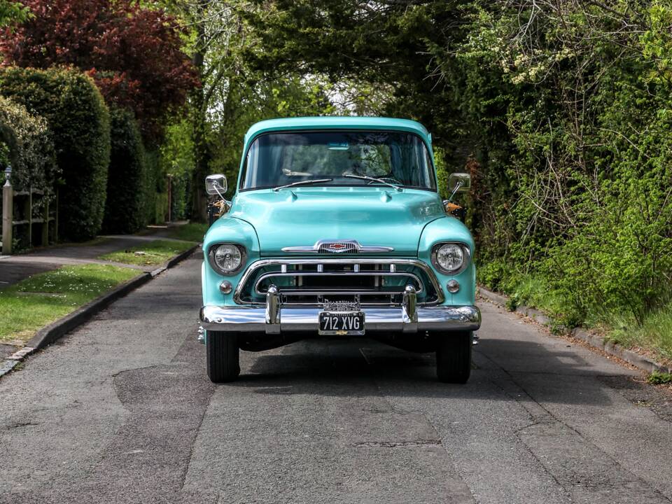 Bild 18/34 von Chevrolet 3100 ½-ton (1957)