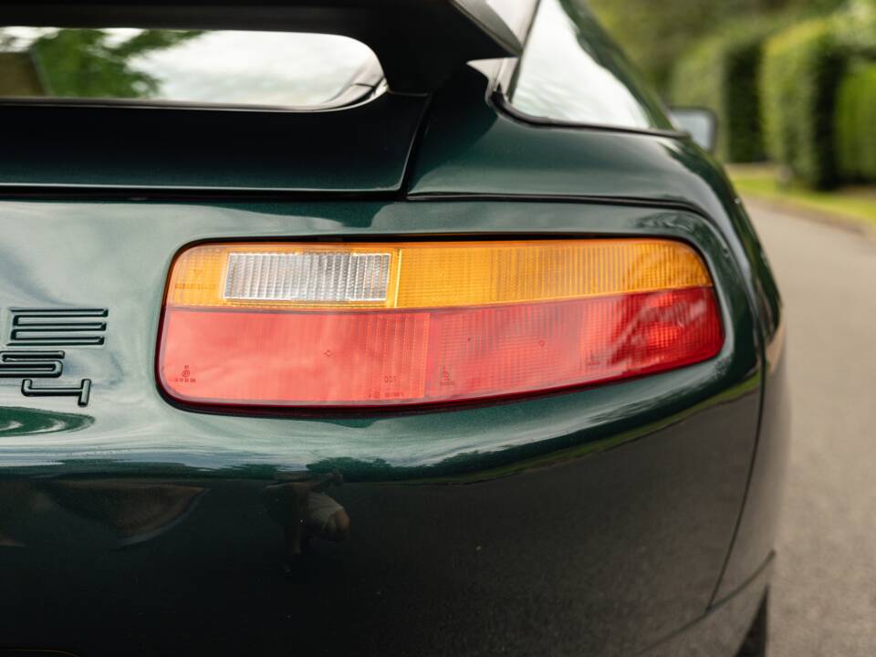 Bild 65/69 von Porsche 928 S4 (1989)
