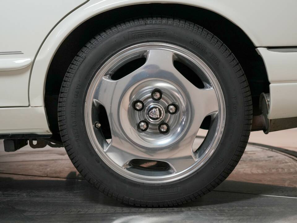 Image 14/50 of Jaguar XJR 4.0 (1995)