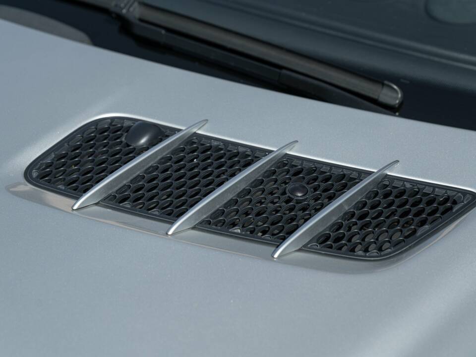 Image 26/50 of Mercedes-Benz SL 55 AMG (2002)